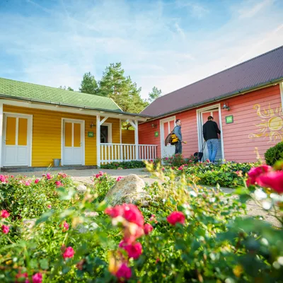 Buche jetzt deinen Kurzurlaub in unseren Hütten im Holiday Camp