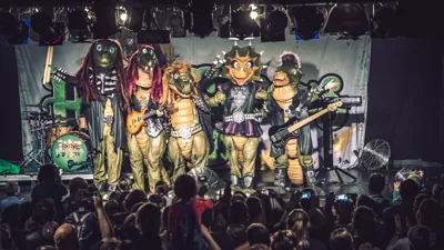Heavysaurus LIVE 9 (C) Sony Music