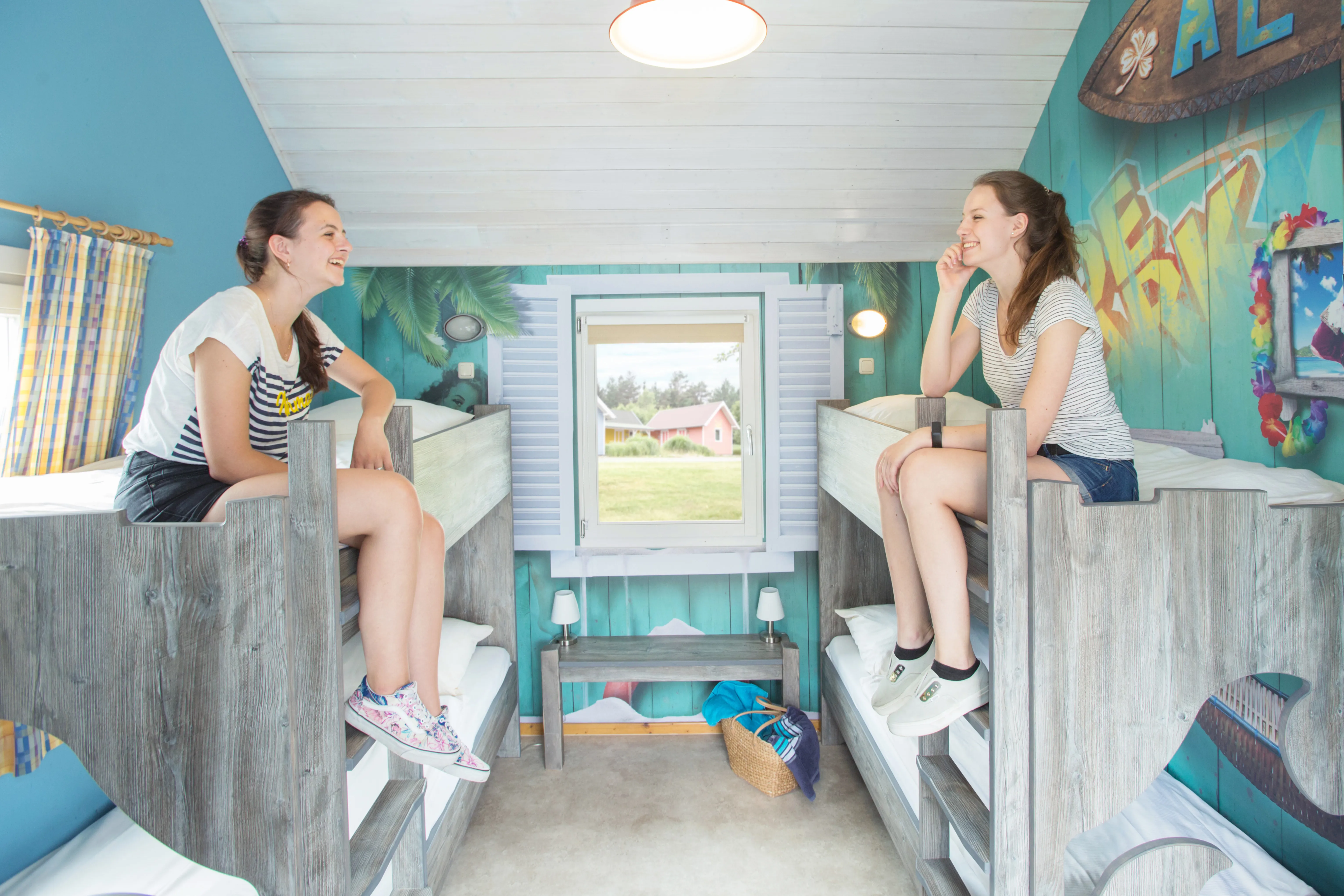 Heide Park Resort Holiday Camp Hütte Innen Neu 009